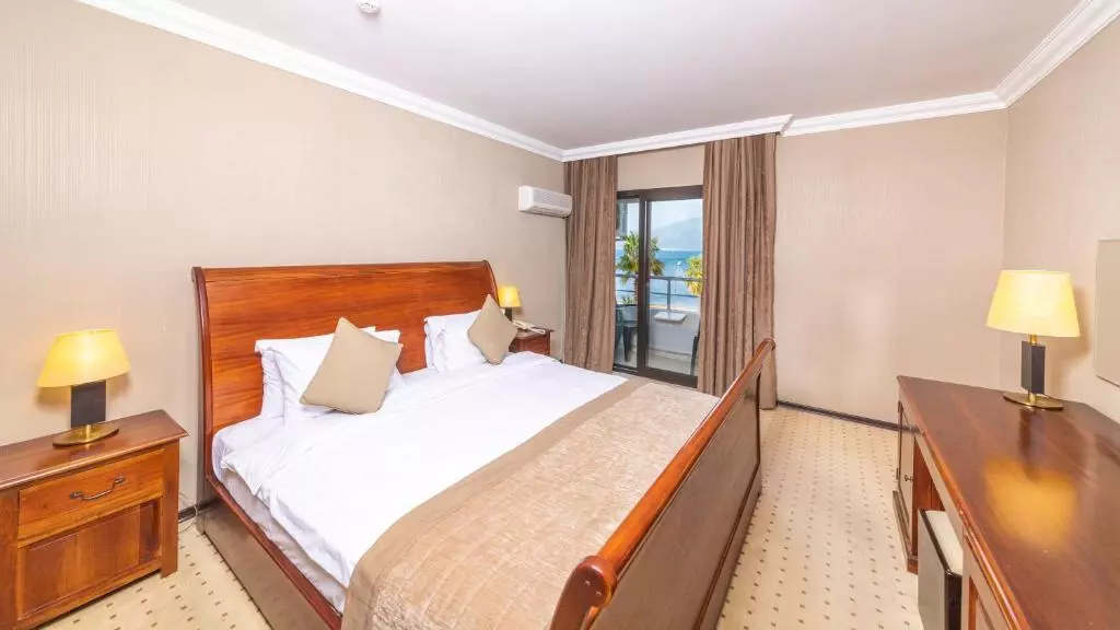 Faros Premium Beach ROOMS.jpg